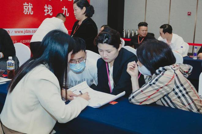 、承诺零增项不愧是19楼开年大展卷疯了！凯时尊龙人生就是博管理费全免、送家具家电(图10)